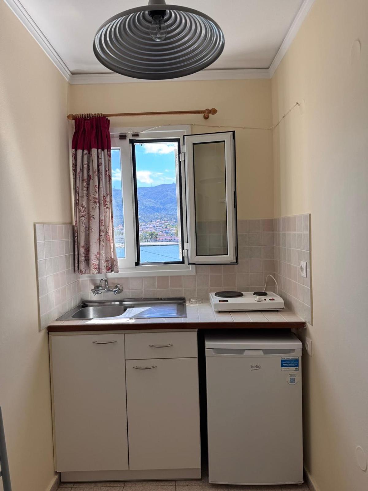 Matrona Apartments Poros Town Bagian luar foto