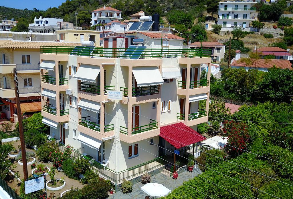Matrona Apartments Poros Town Bagian luar foto