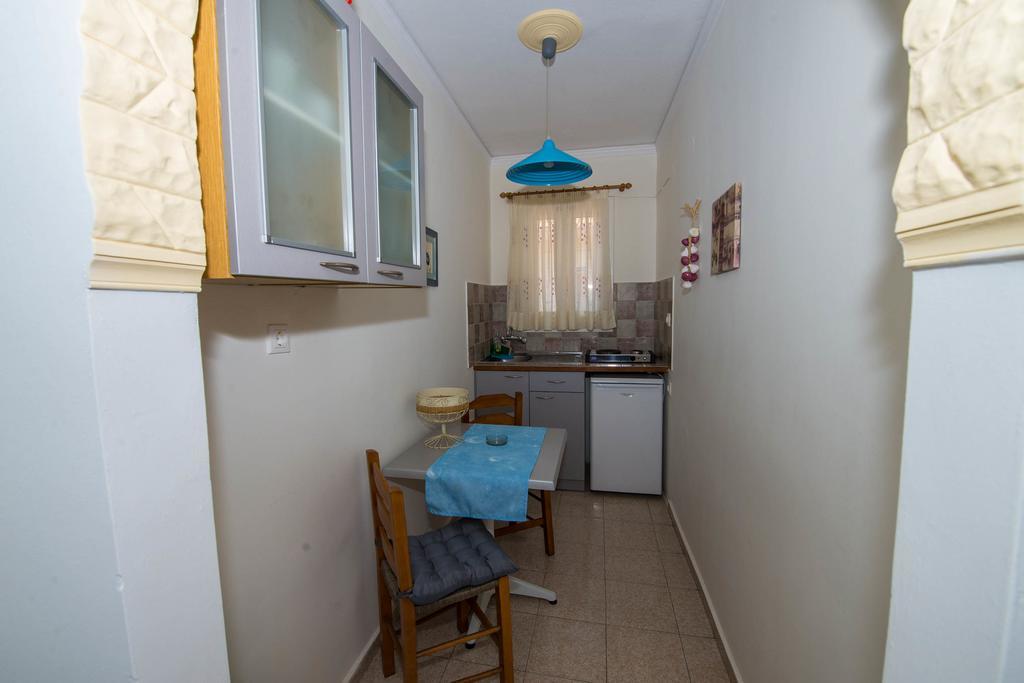 Matrona Apartments Poros Town Bagian luar foto