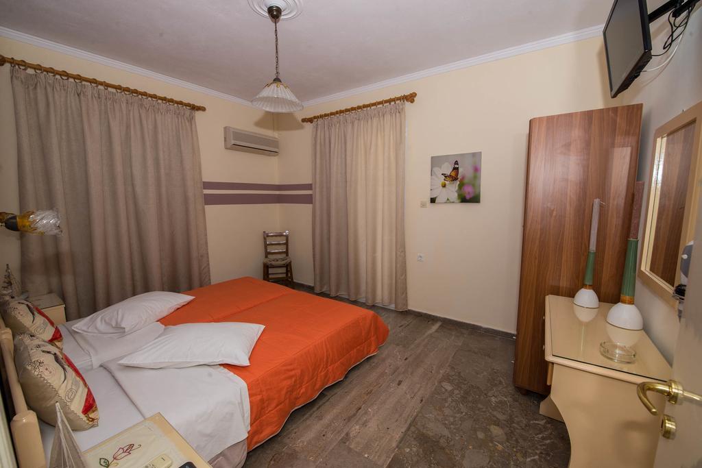 Matrona Apartments Poros Town Bagian luar foto