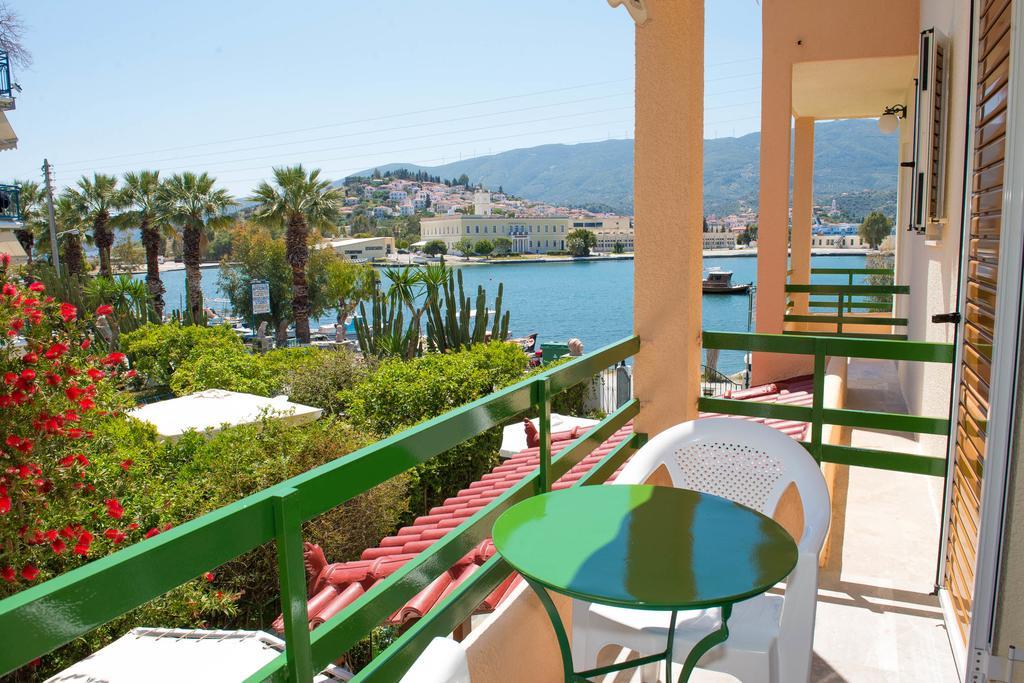 Matrona Apartments Poros Town Bagian luar foto