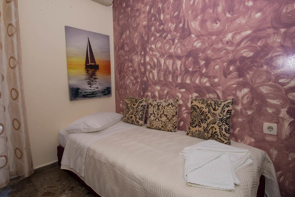 Matrona Apartments Poros Town Bagian luar foto
