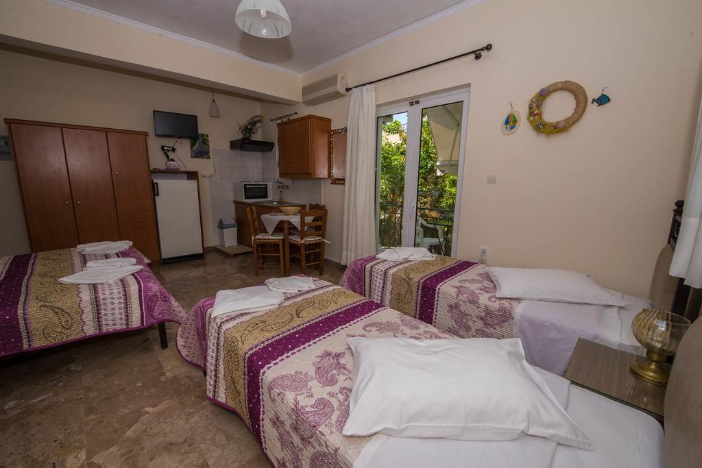 Matrona Apartments Poros Town Bagian luar foto