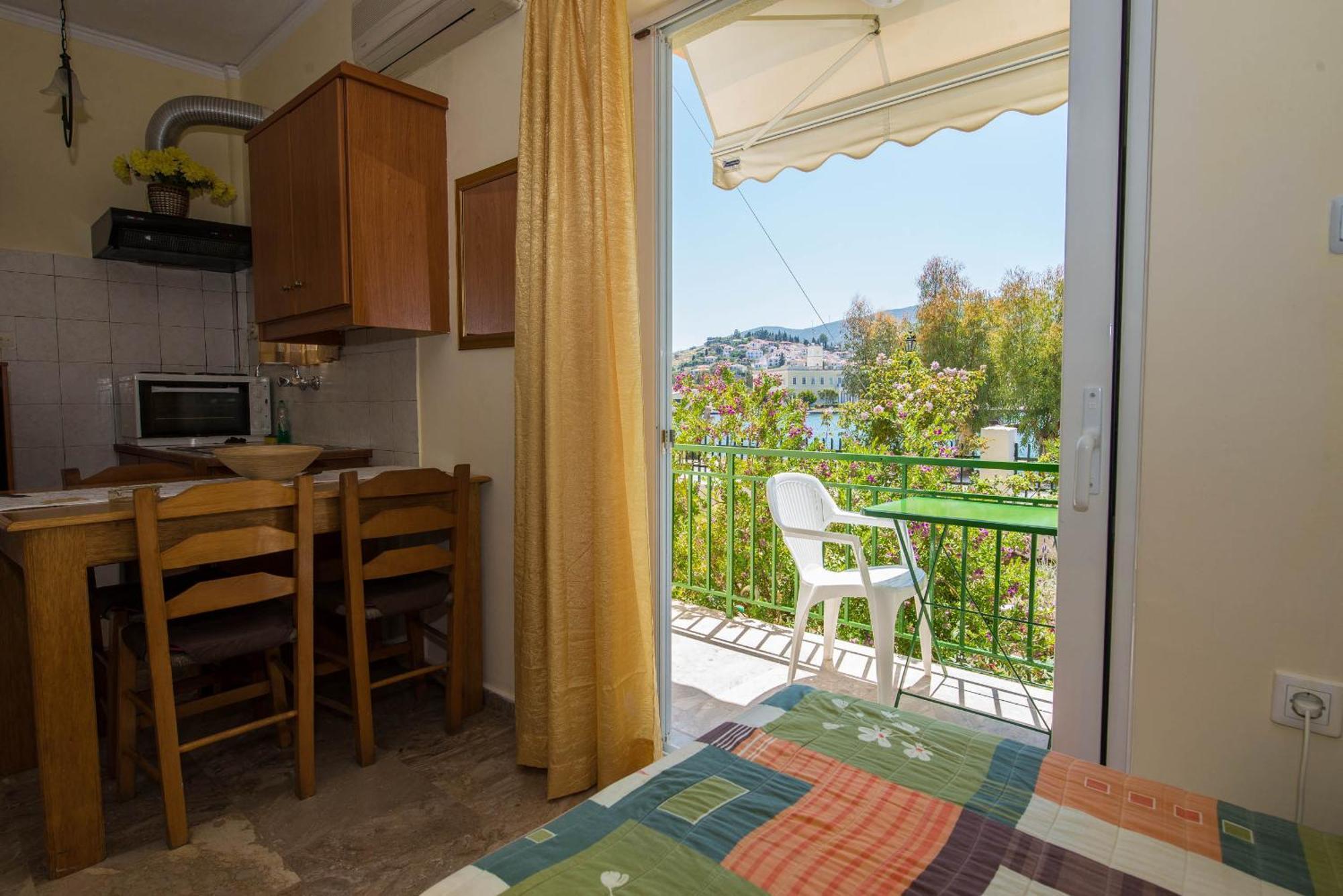 Matrona Apartments Poros Town Bagian luar foto