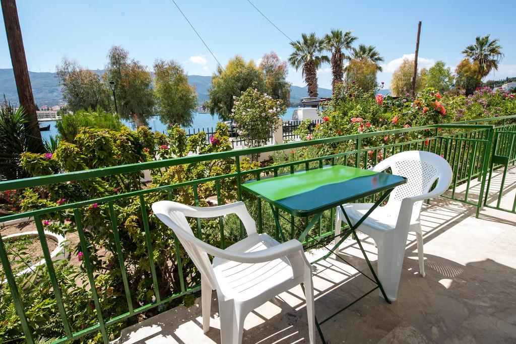 Matrona Apartments Poros Town Bagian luar foto