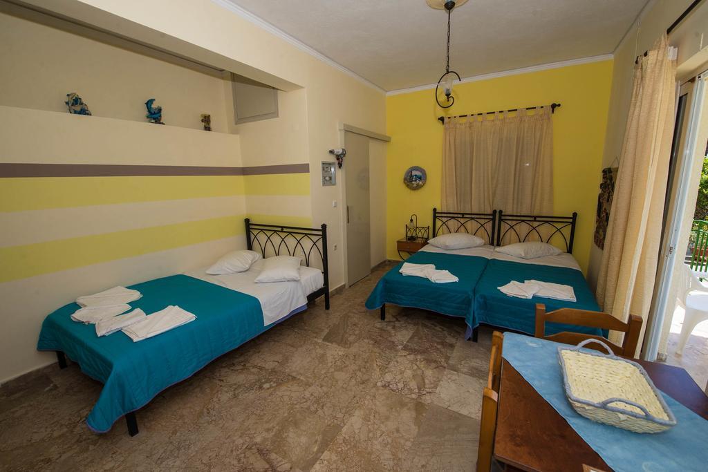 Matrona Apartments Poros Town Bagian luar foto